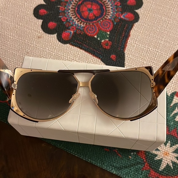 ♥️❤️♥️Christian Dior Enigmatic Sunglasses♥️❤️♥️ - Picture 4 of 7